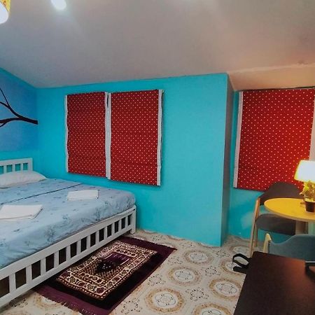 Ruenthip Homestay Бангкок Экстерьер фото