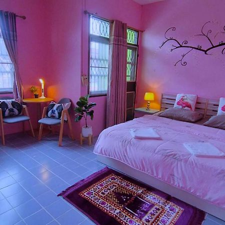 Ruenthip Homestay Бангкок Экстерьер фото