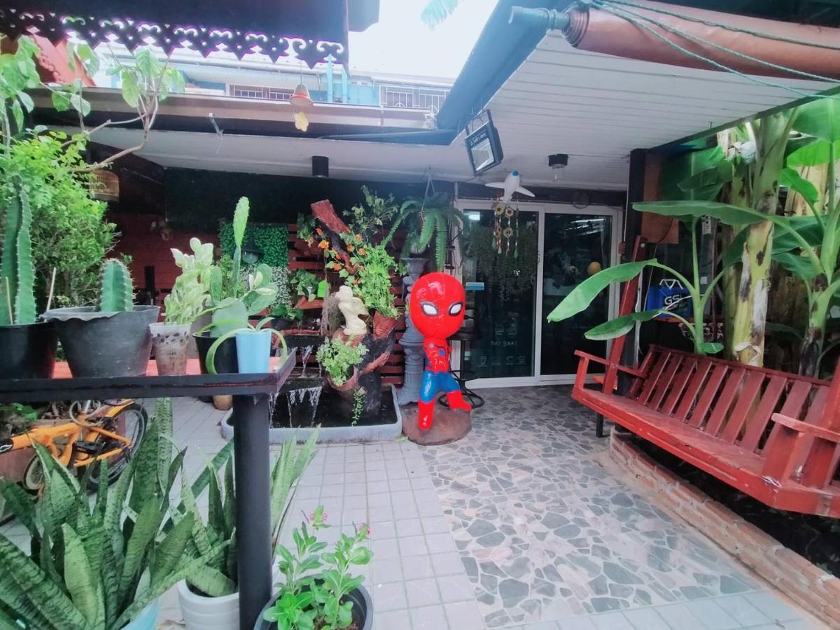 Ruenthip Homestay Бангкок Экстерьер фото