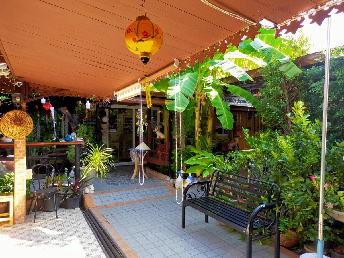Ruenthip Homestay Бангкок Экстерьер фото