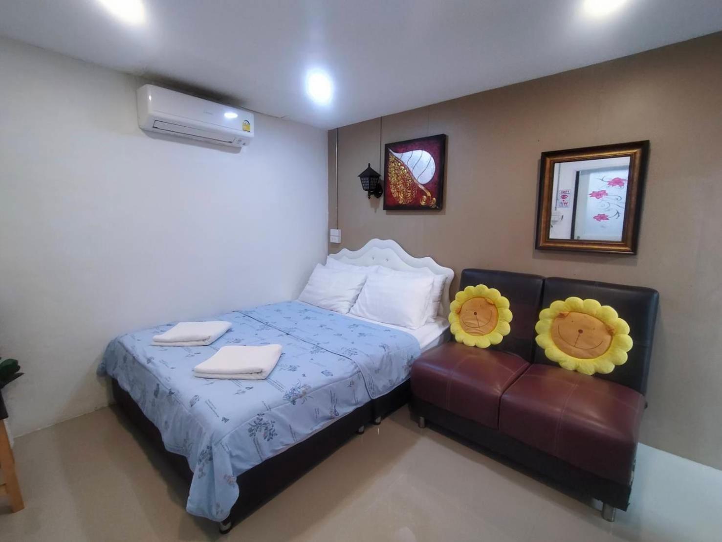 Ruenthip Homestay Бангкок Экстерьер фото