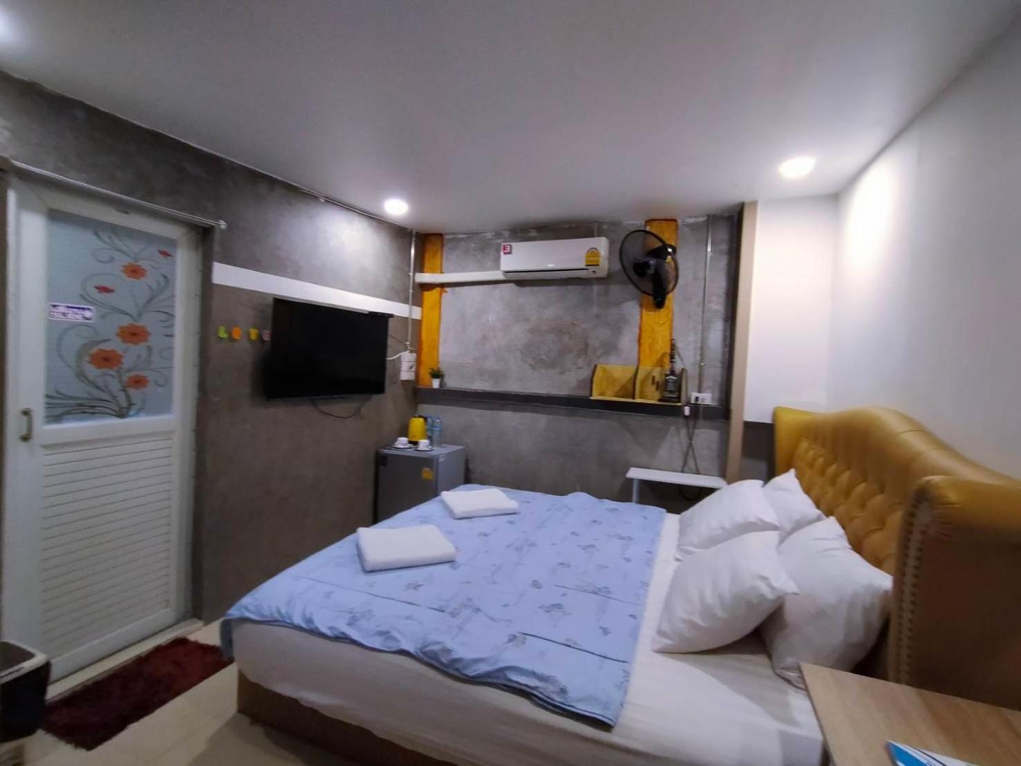 Ruenthip Homestay Бангкок Экстерьер фото