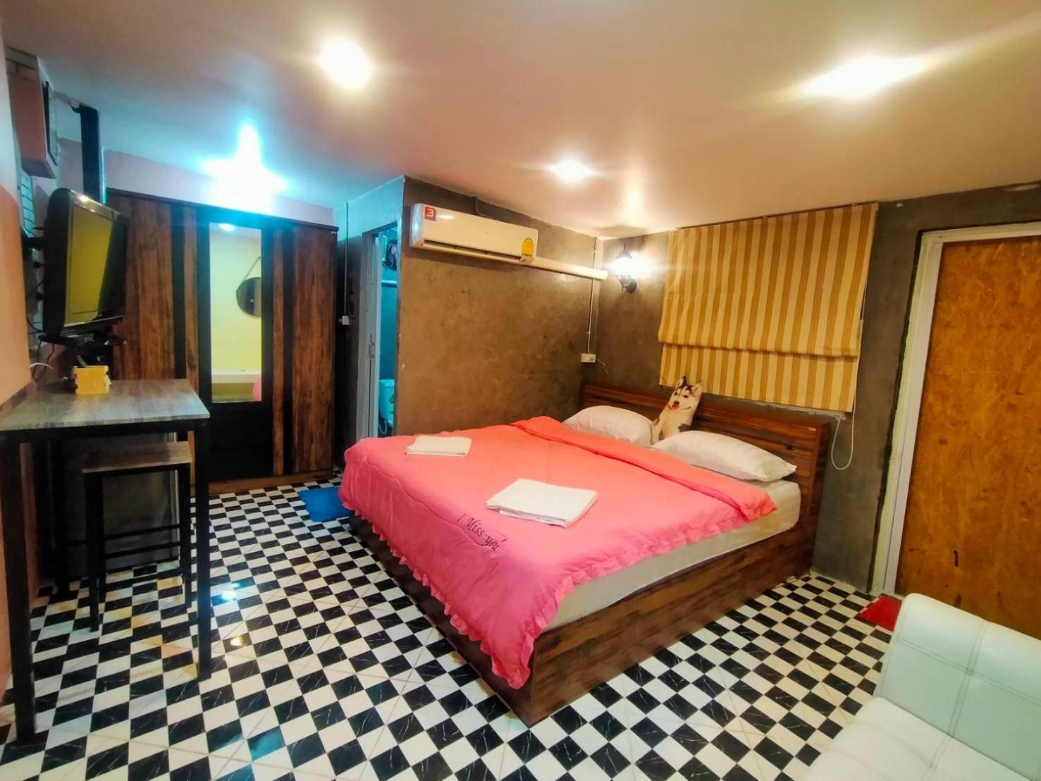 Ruenthip Homestay Бангкок Экстерьер фото
