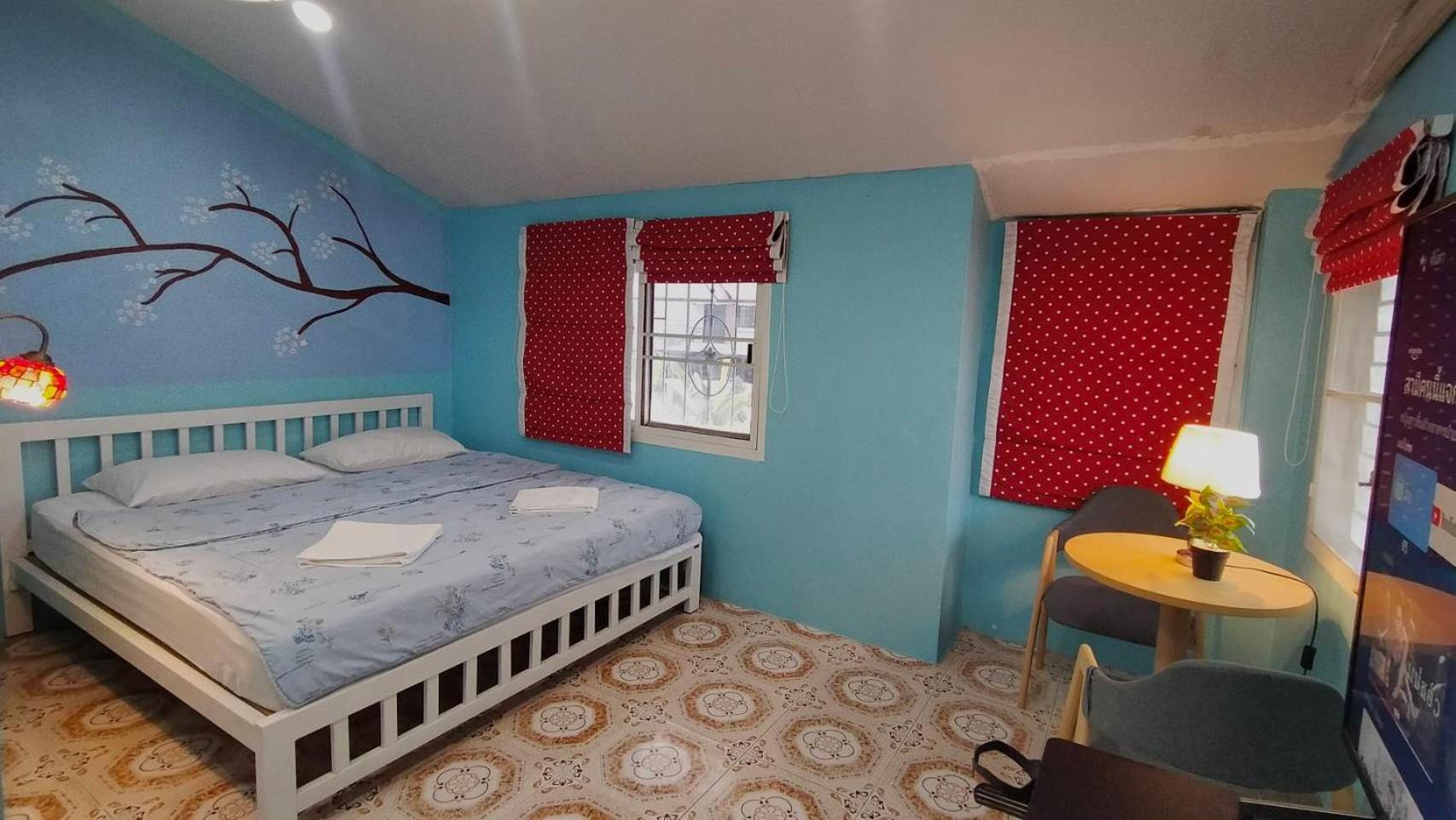 Ruenthip Homestay Бангкок Экстерьер фото