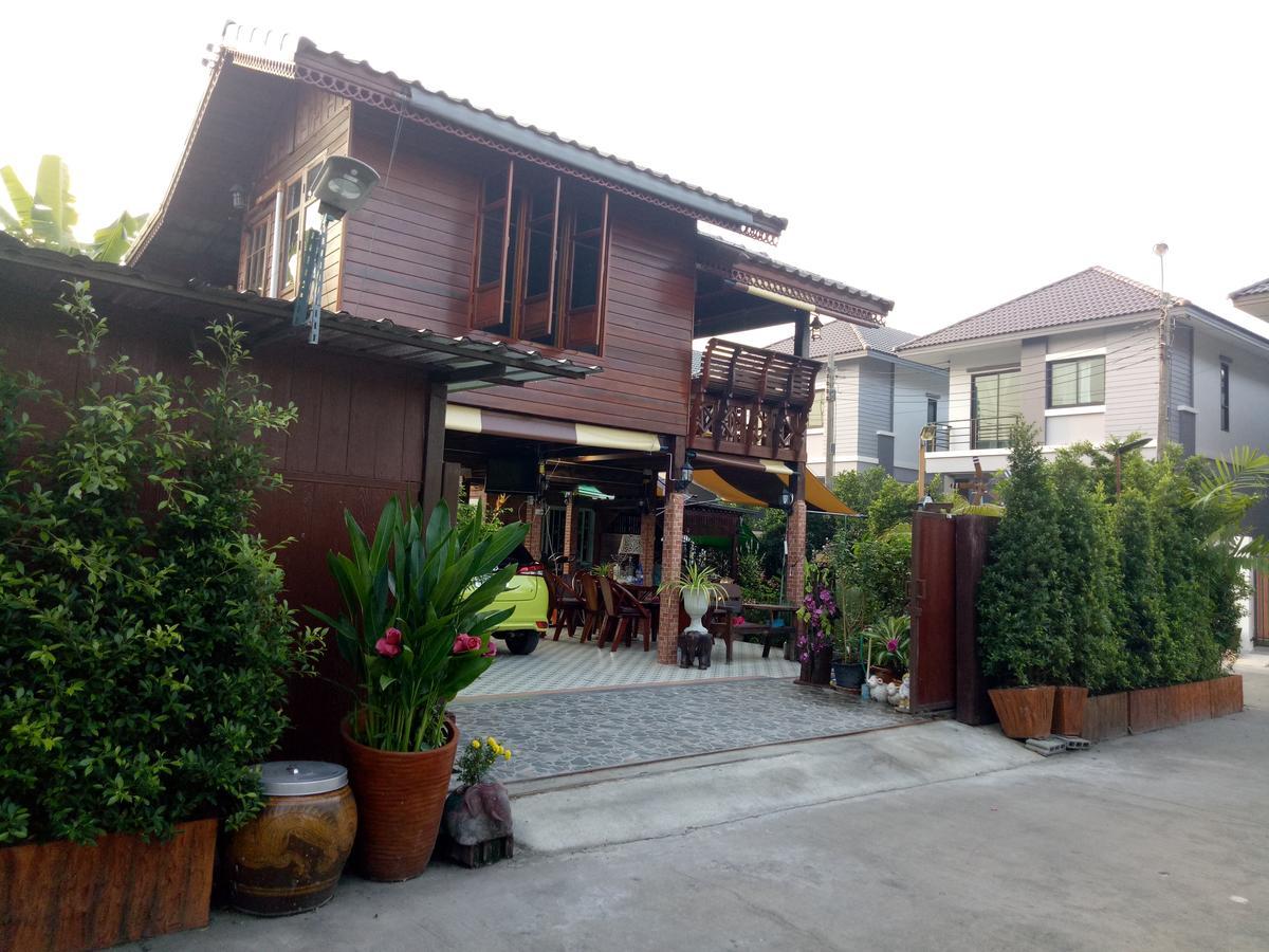 Ruenthip Homestay Бангкок Экстерьер фото