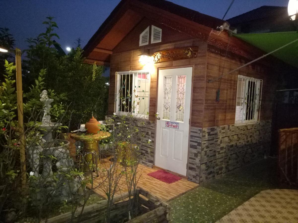 Ruenthip Homestay Бангкок Экстерьер фото